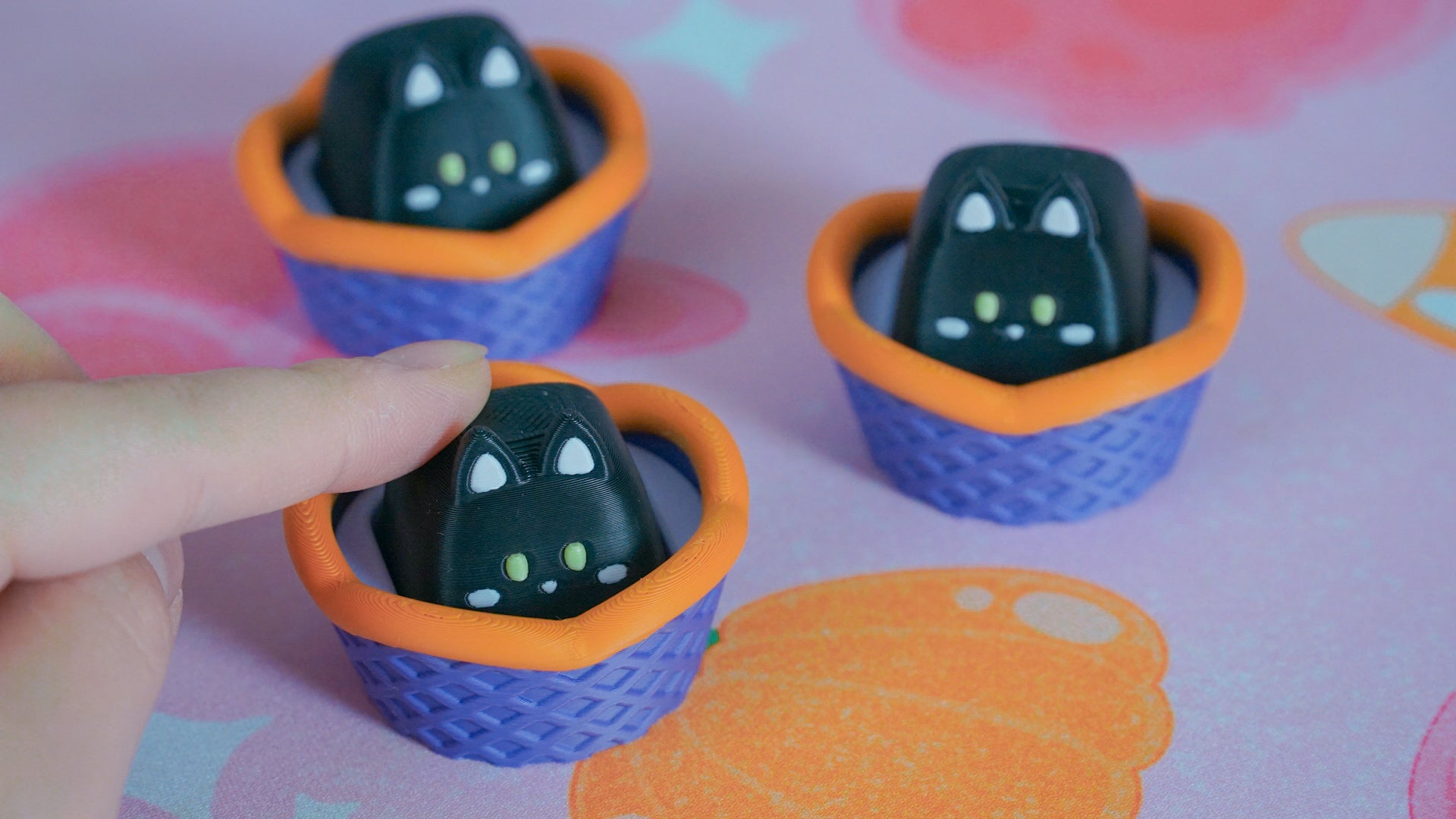 cat basket clicky fidget (halloween ver.)