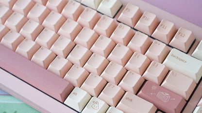 strawberry shortcake bunny keycaps