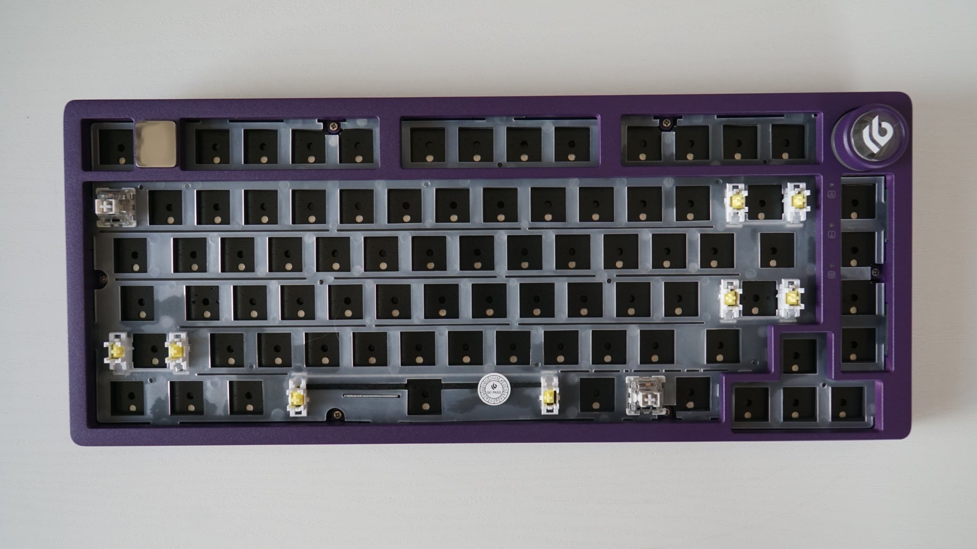leobog Hi75C barebone (tri-mode)