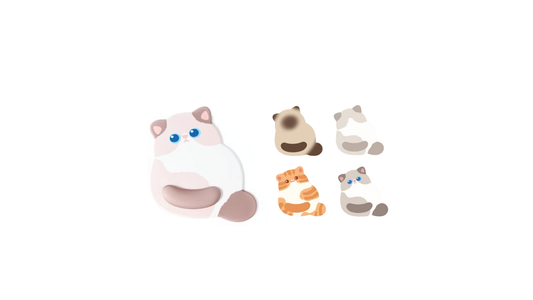 cat mouse rests